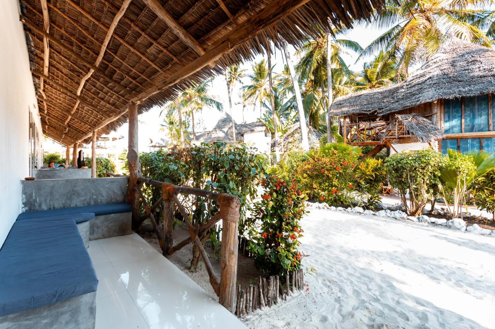 Maisha Matamu Beach Hotel Paje Bagian luar foto
