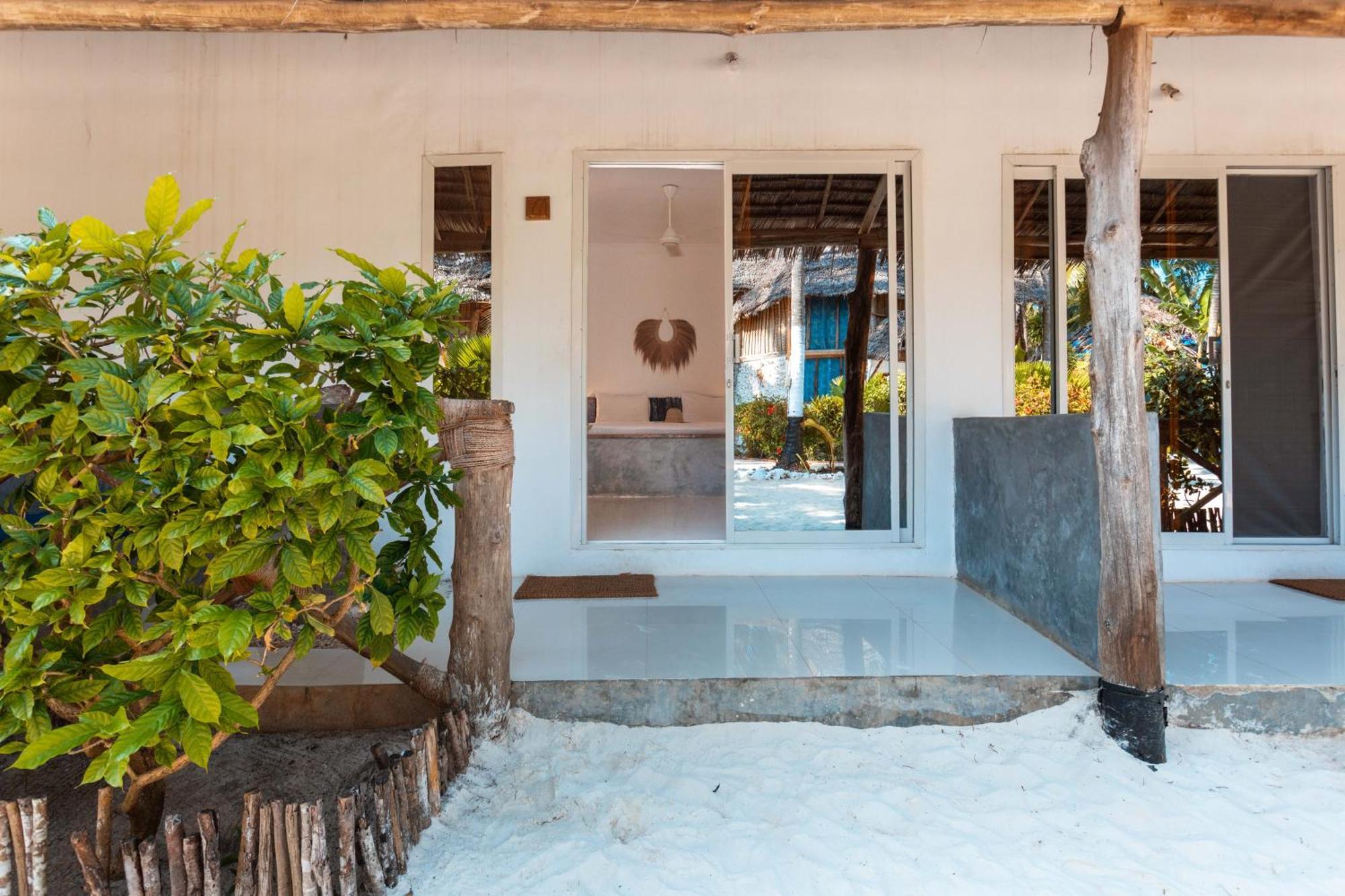 Maisha Matamu Beach Hotel Paje Bagian luar foto